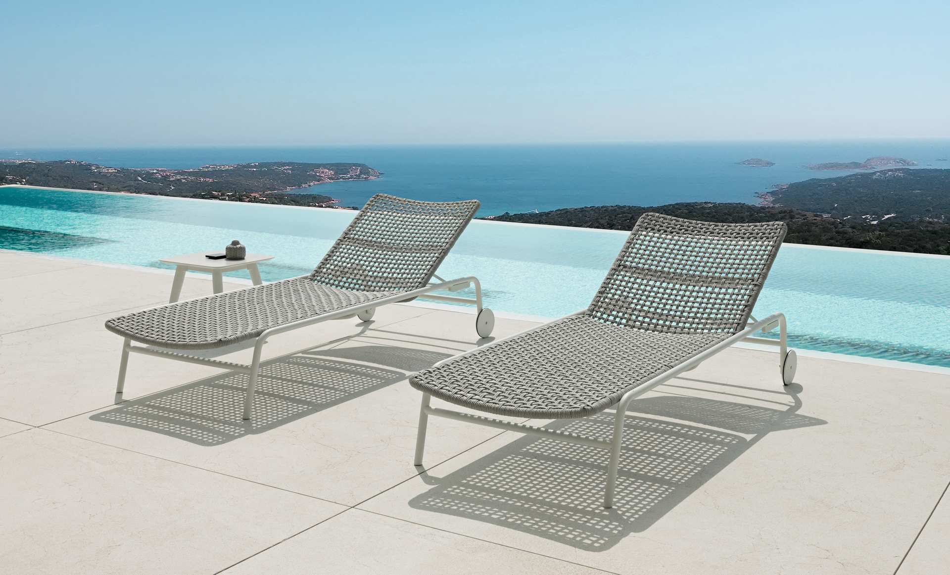 MOON//ALU SUNBED – view 3