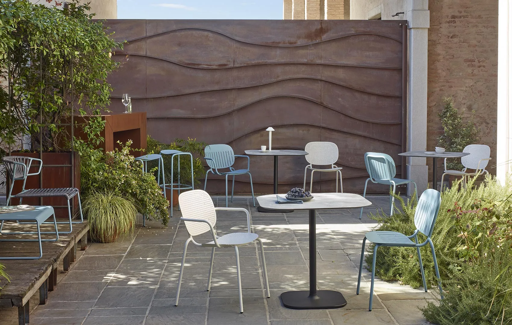 Si-Si Dots armchair – view 2