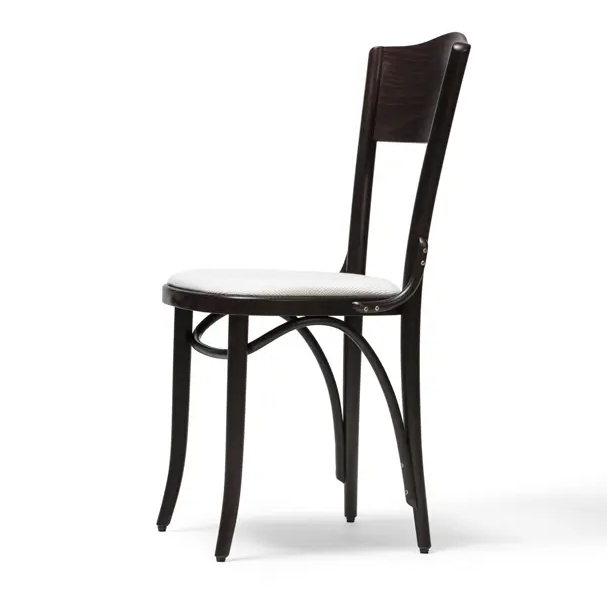 dejavu_054 chair 313 054 – view 3