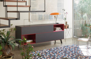 DOMINO IN sideboard