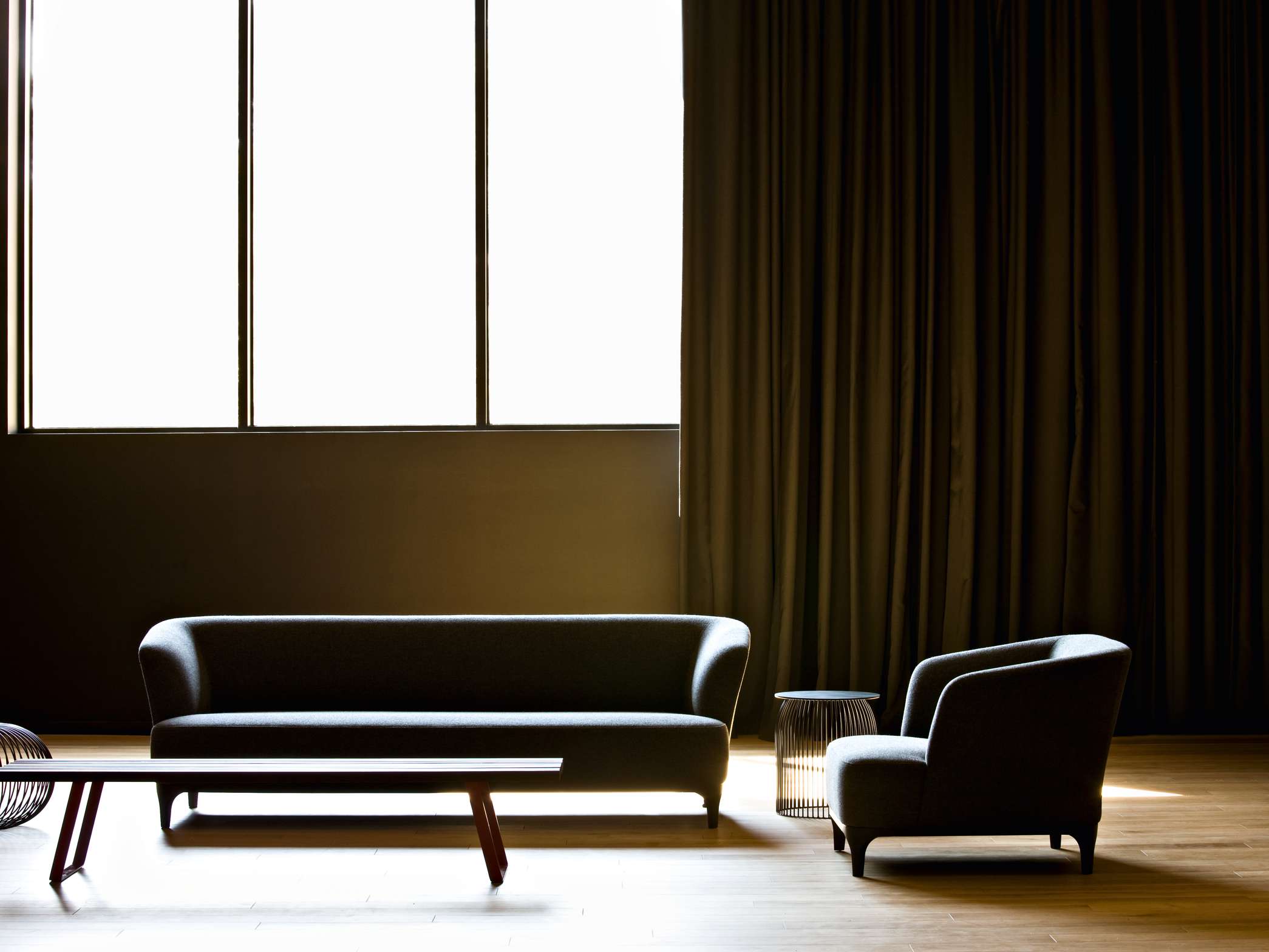 Elle P armchair – view 2