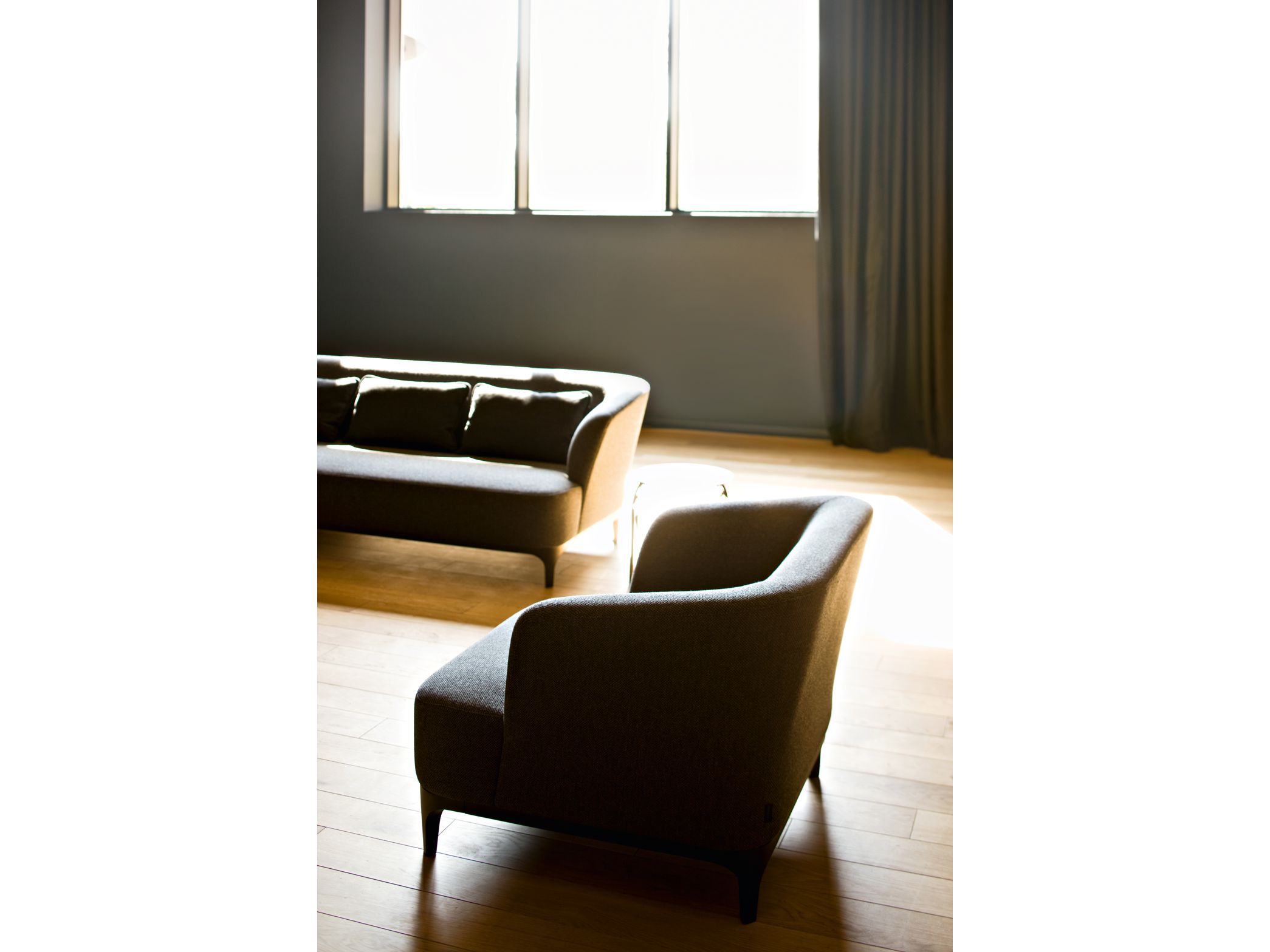 Elle P armchair – view 5