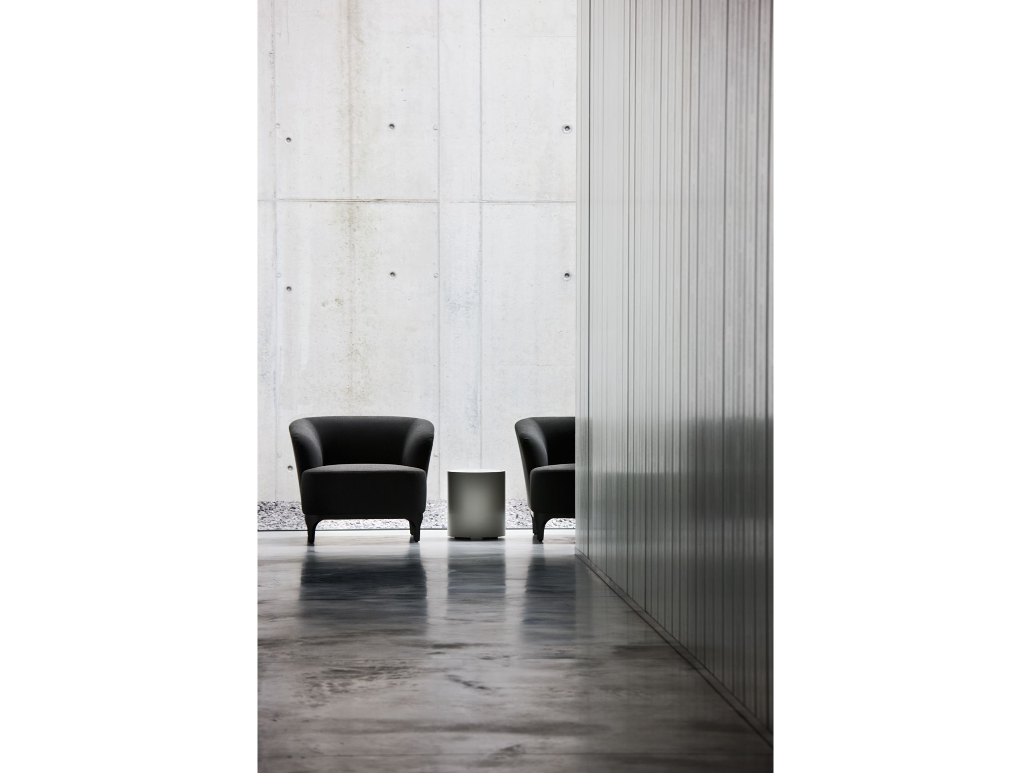 Elle P small armchair – view 2