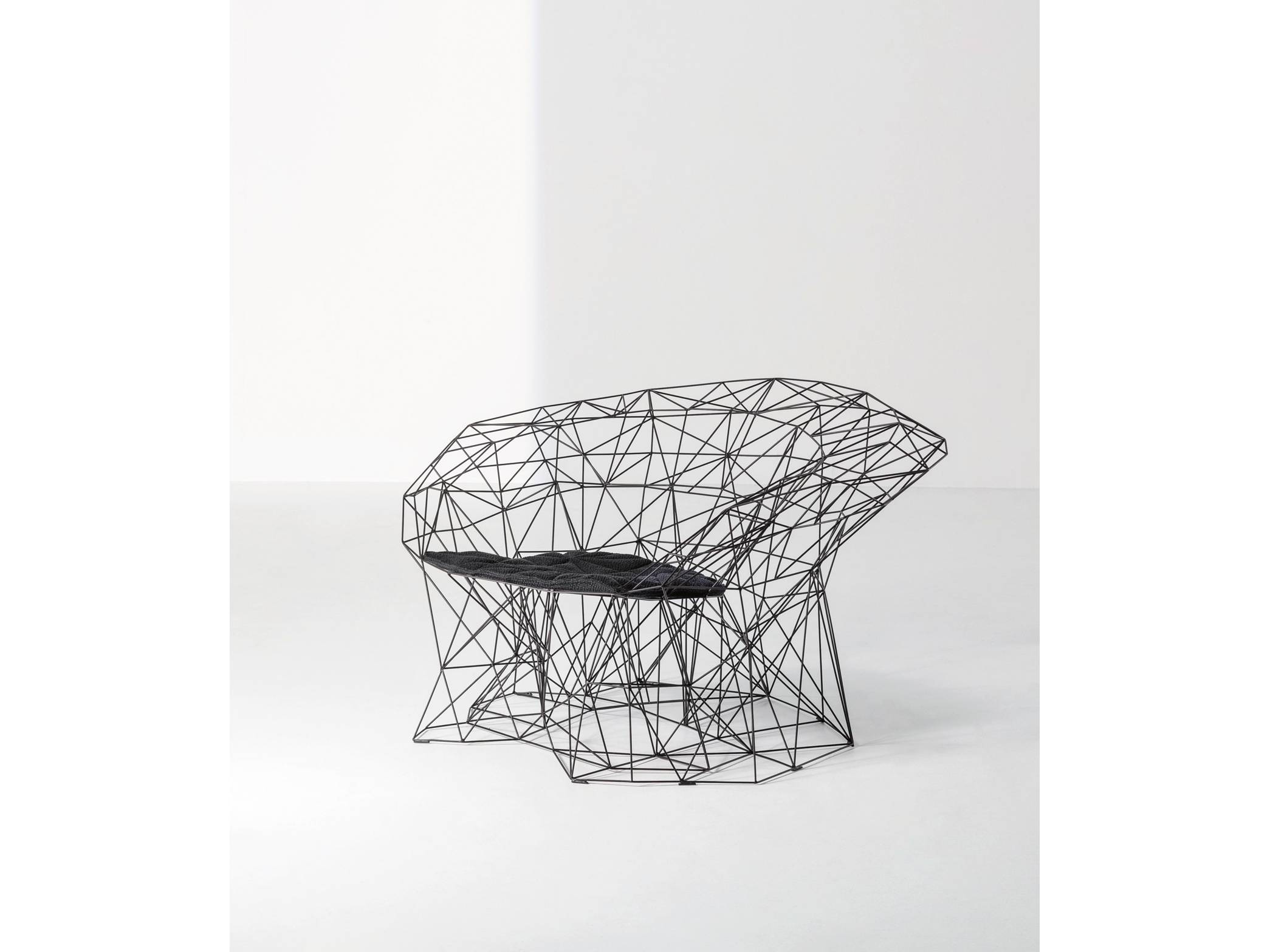 Filinea armchair – view 2
