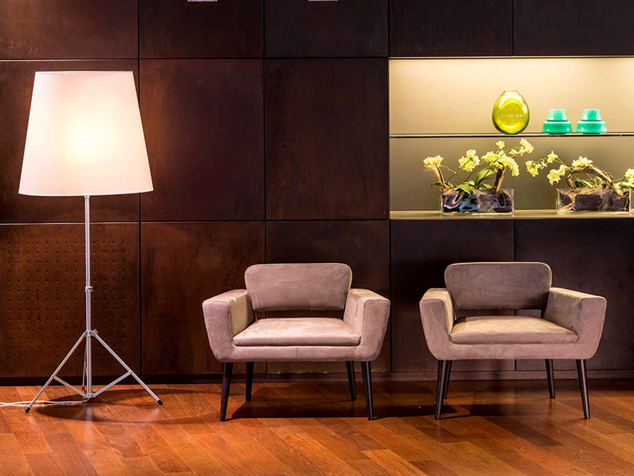 Serie 50 W small armchair – view 2