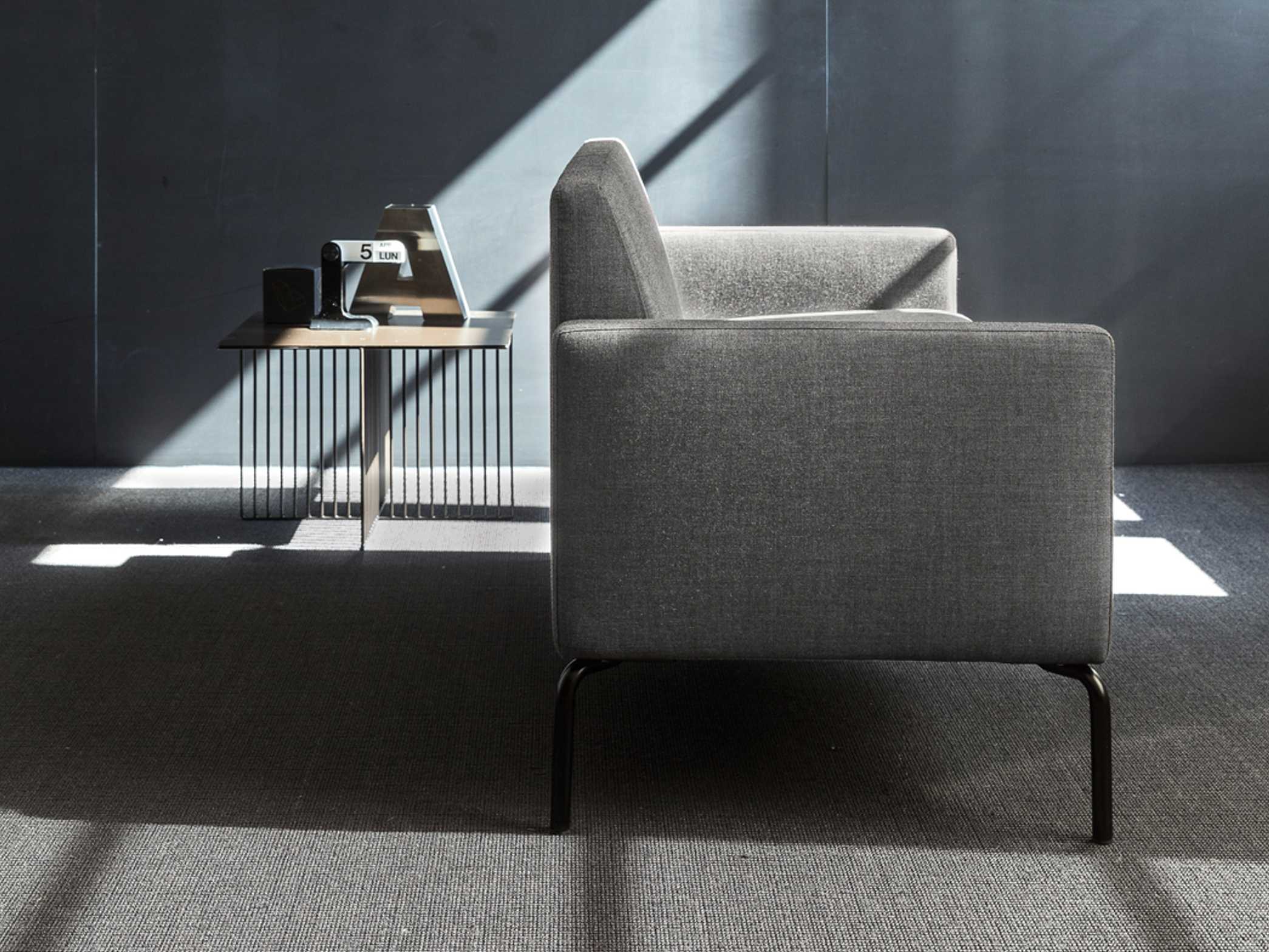 Socrate small sofa – view 3
