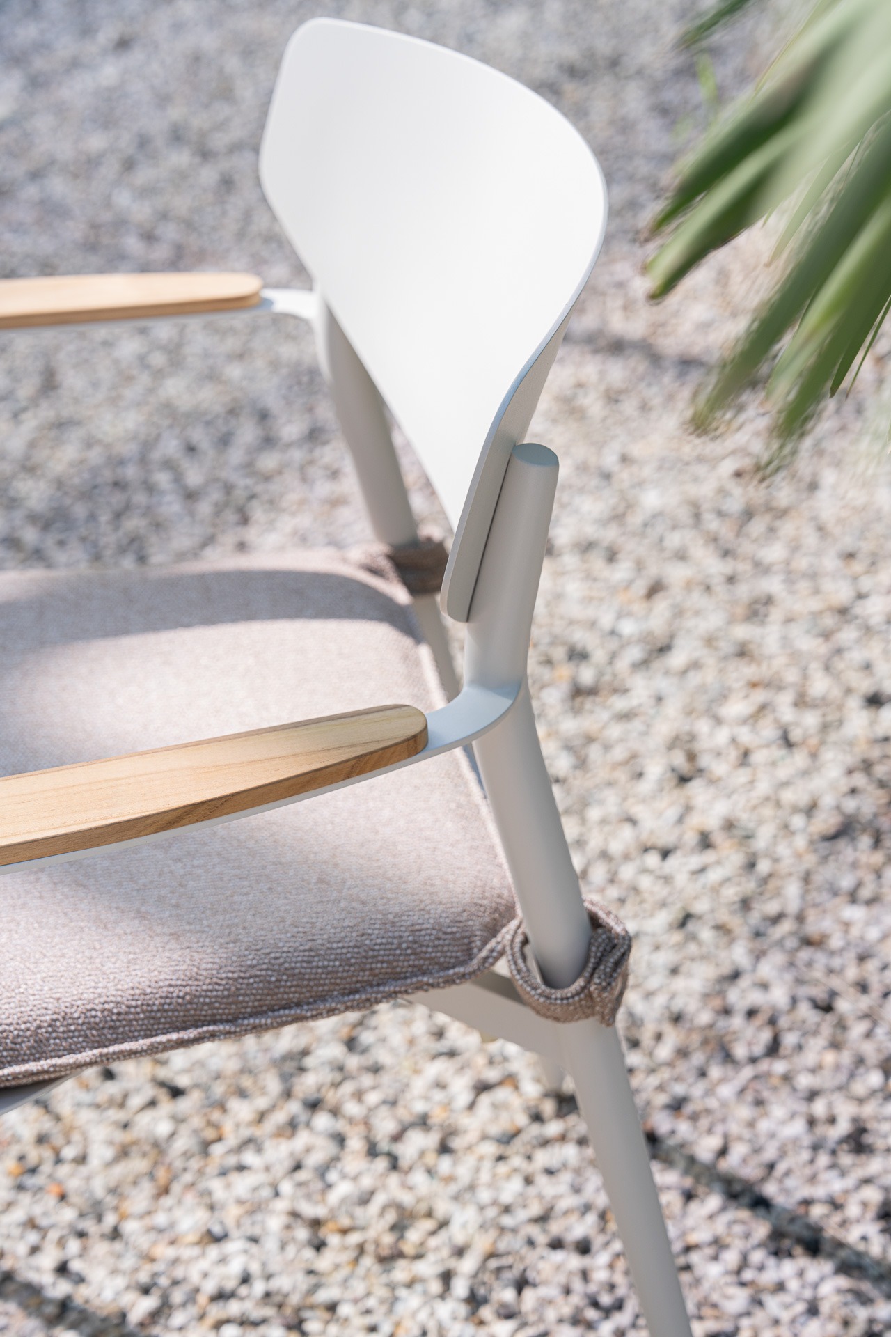 Origami Chair – view 6