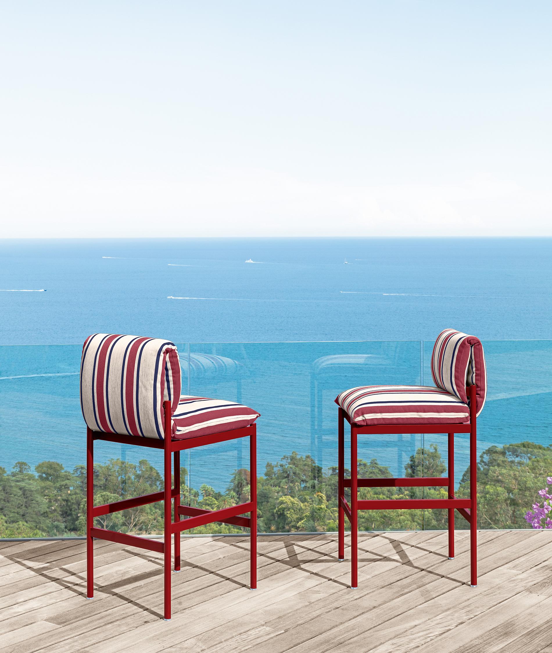 Nalu bar stool – view 2