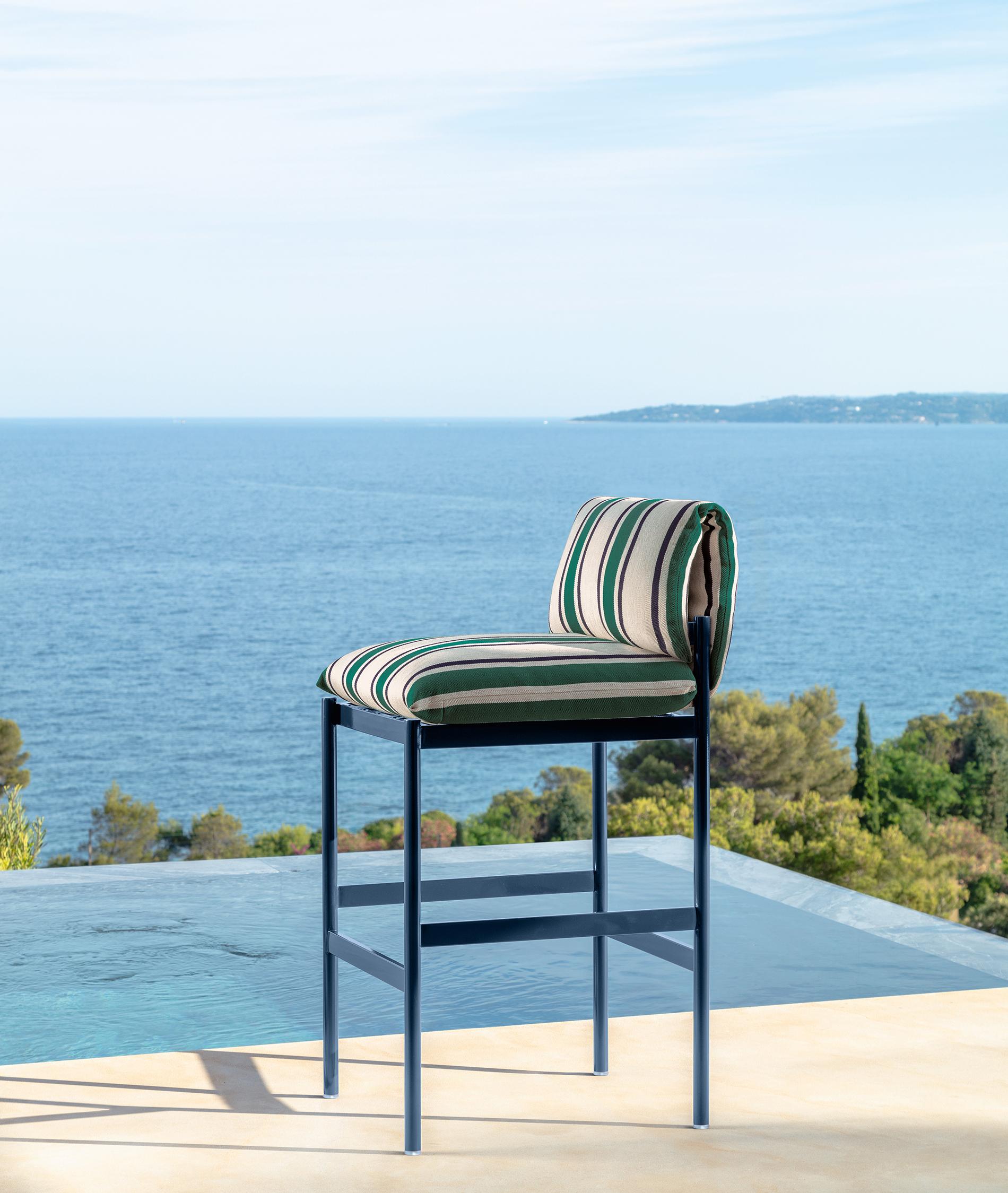 Nalu bar stool – view 3