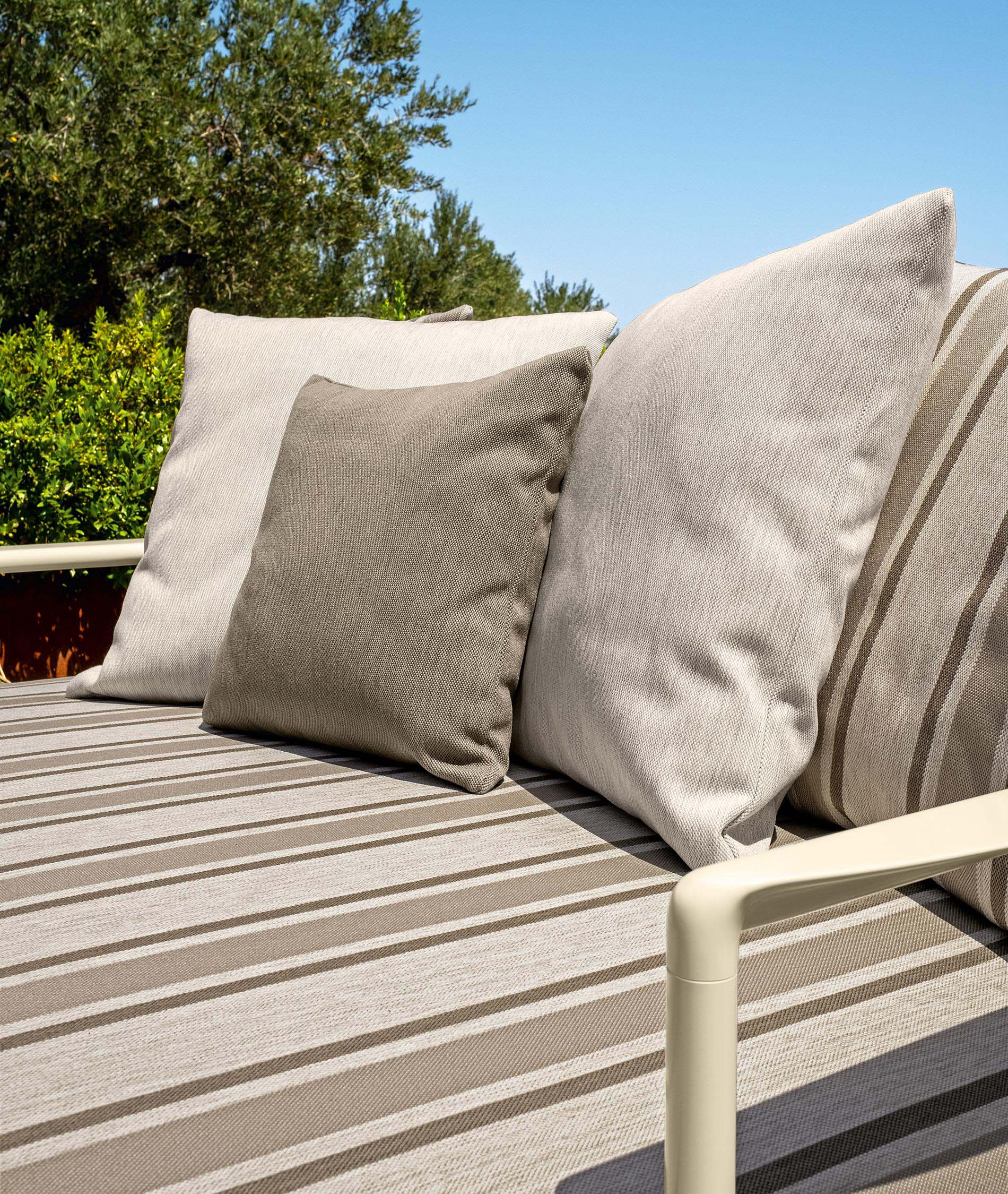 Nalu Living armchair – view 4