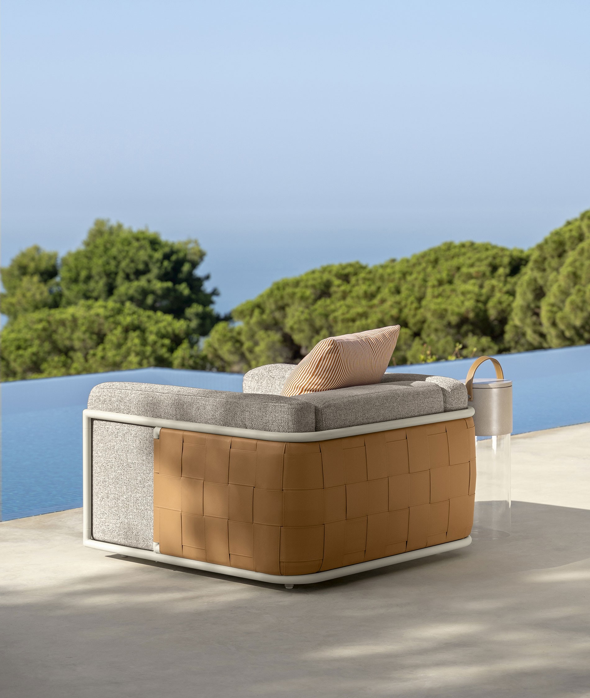 Tressé Living Armchair – view 3