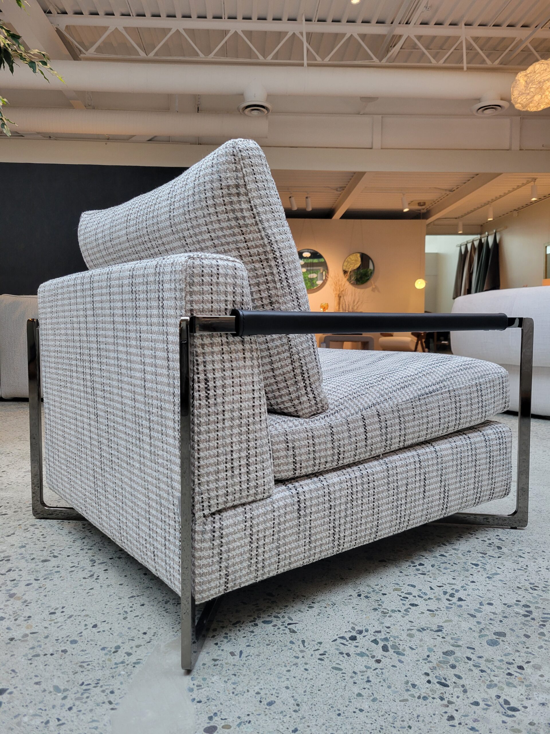 Saba: No Logo Light – view 2