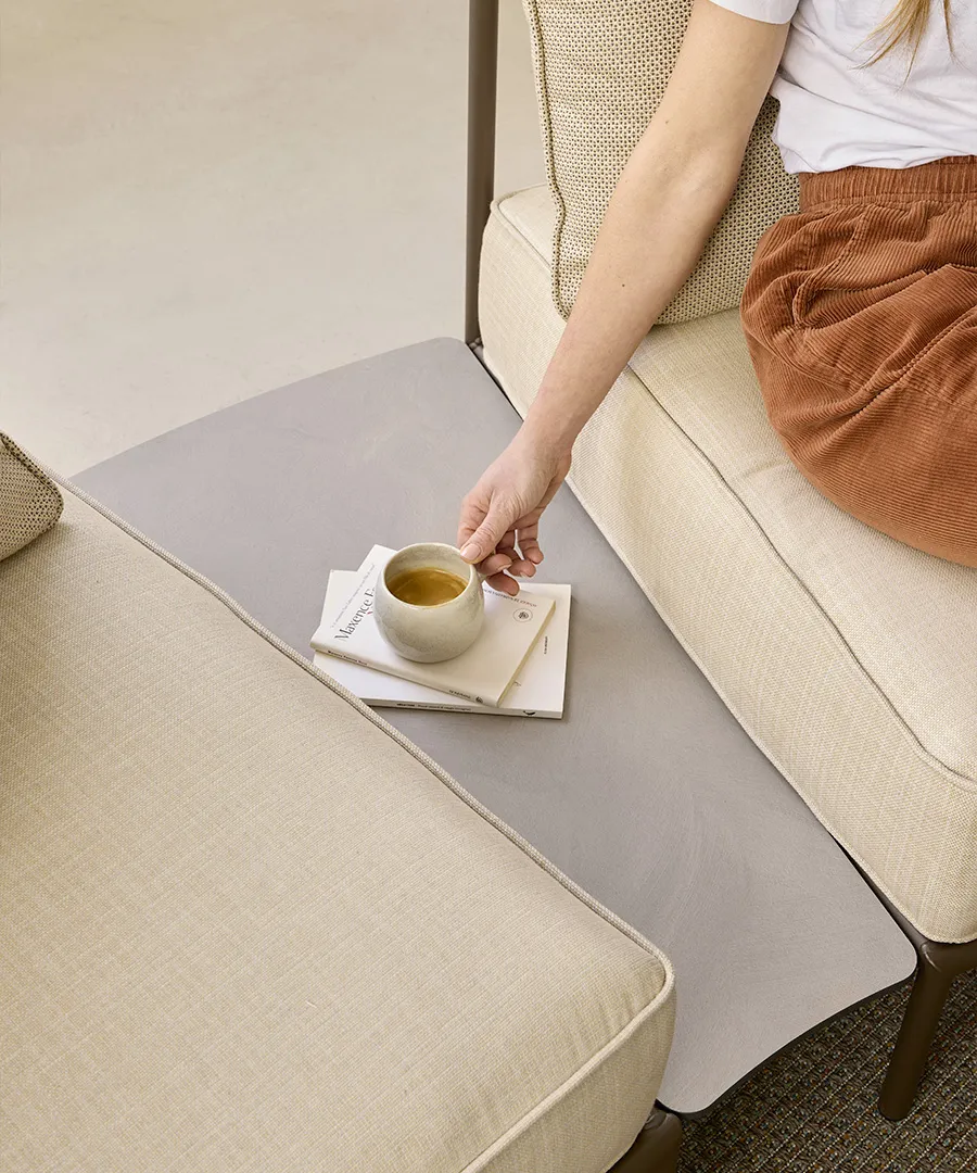 Flap – Suspended side tables – view 4