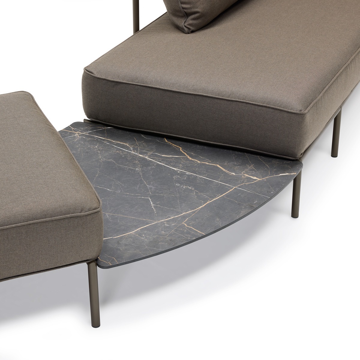 Flap – Suspended side tables